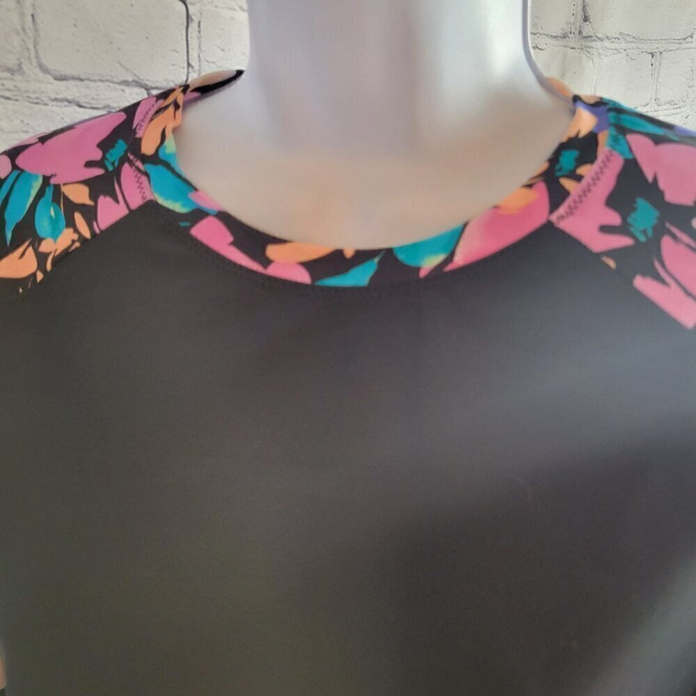 Raisins Salt + Soul Back Zip Rashguard Swim Top - Picture 4 of 6